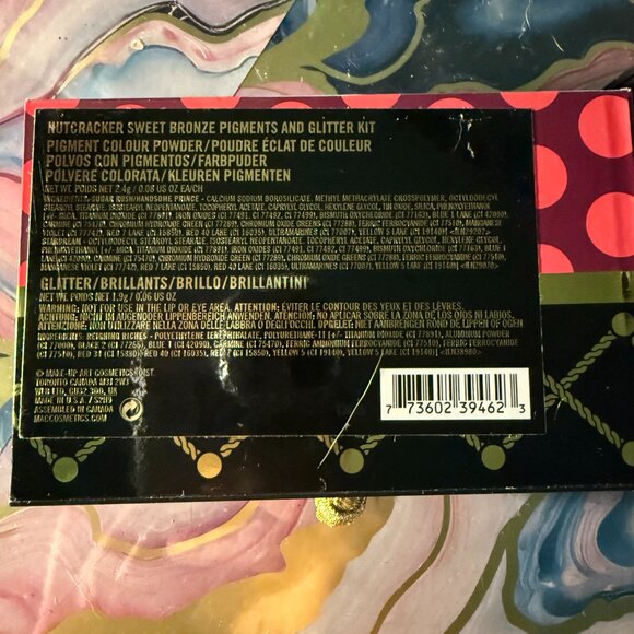 MAC Nutcracker Sweet Bronze Pigments and Glitter - Picture 5 of 9